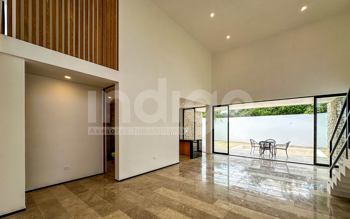 6 de 48: Sala / Comedor Corridos con Techos a Doble Altura