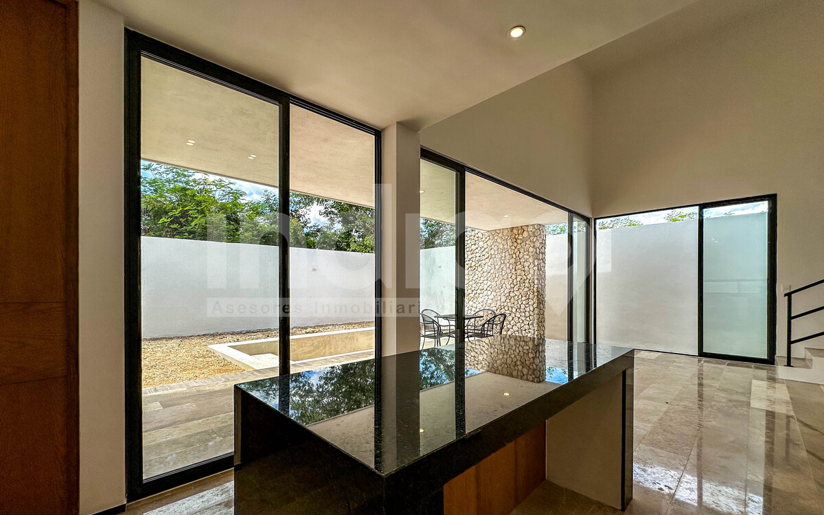 14 de 48: Vista desde la Cocina