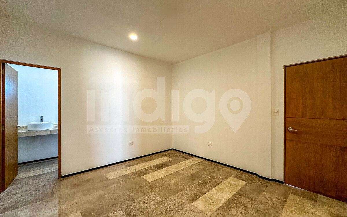 16 de 48: Recámara Secundaria en Planta Baja o Cuarto de Servicio