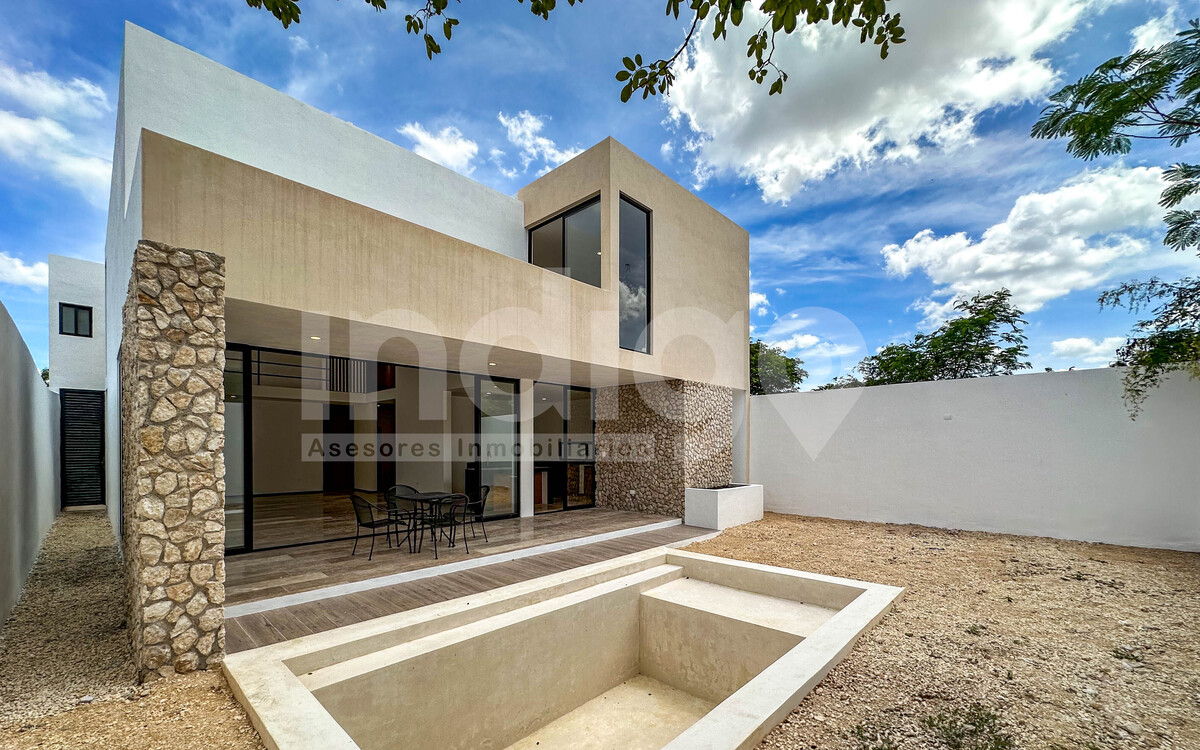 1 de 48: Fachada Trasera