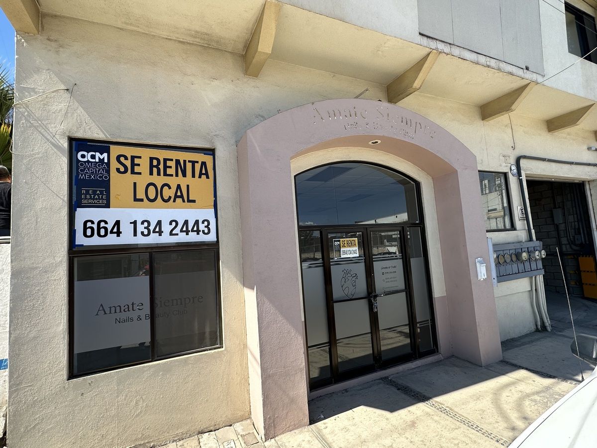 1 of 6: Sobre Álvaro Obregón, 8m de frente