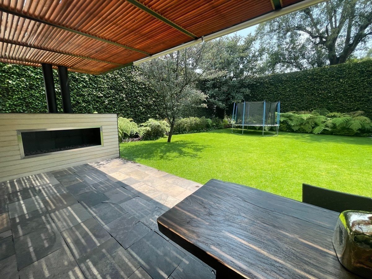 4 de 30: Terraza con chimenea