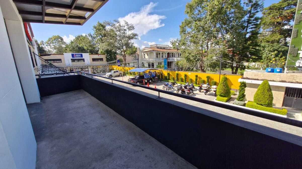 Local de Esquina en Planta Alta con Mezanine en Km 19.5 en  CAES Plaza Novita