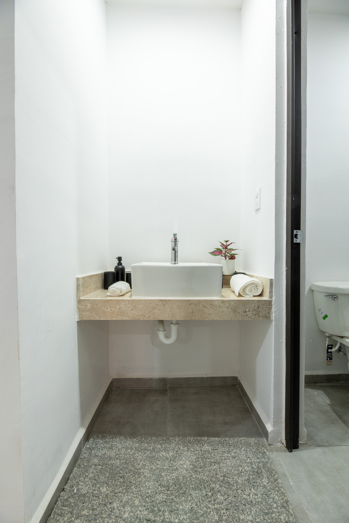 2 de 10: Medio Baño