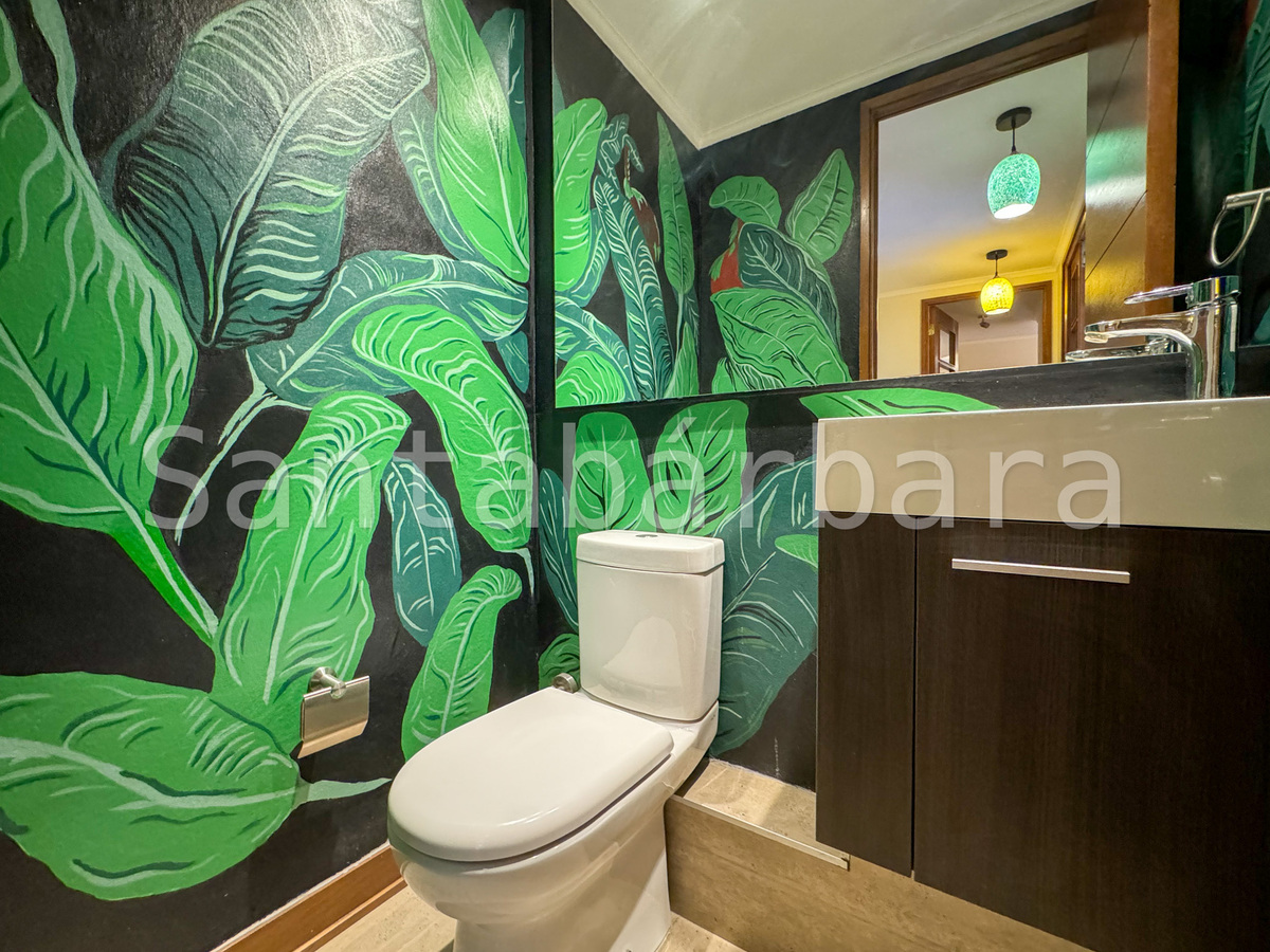 4 of 27: Baño de Visitas