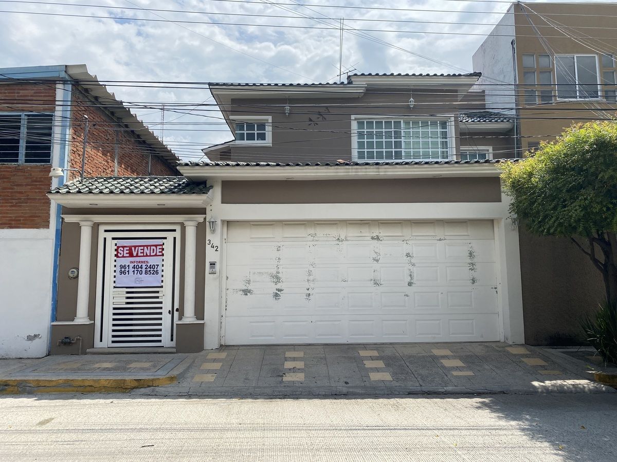 CASA EN RENTA PARA OFICINA O CONSULTORIOS