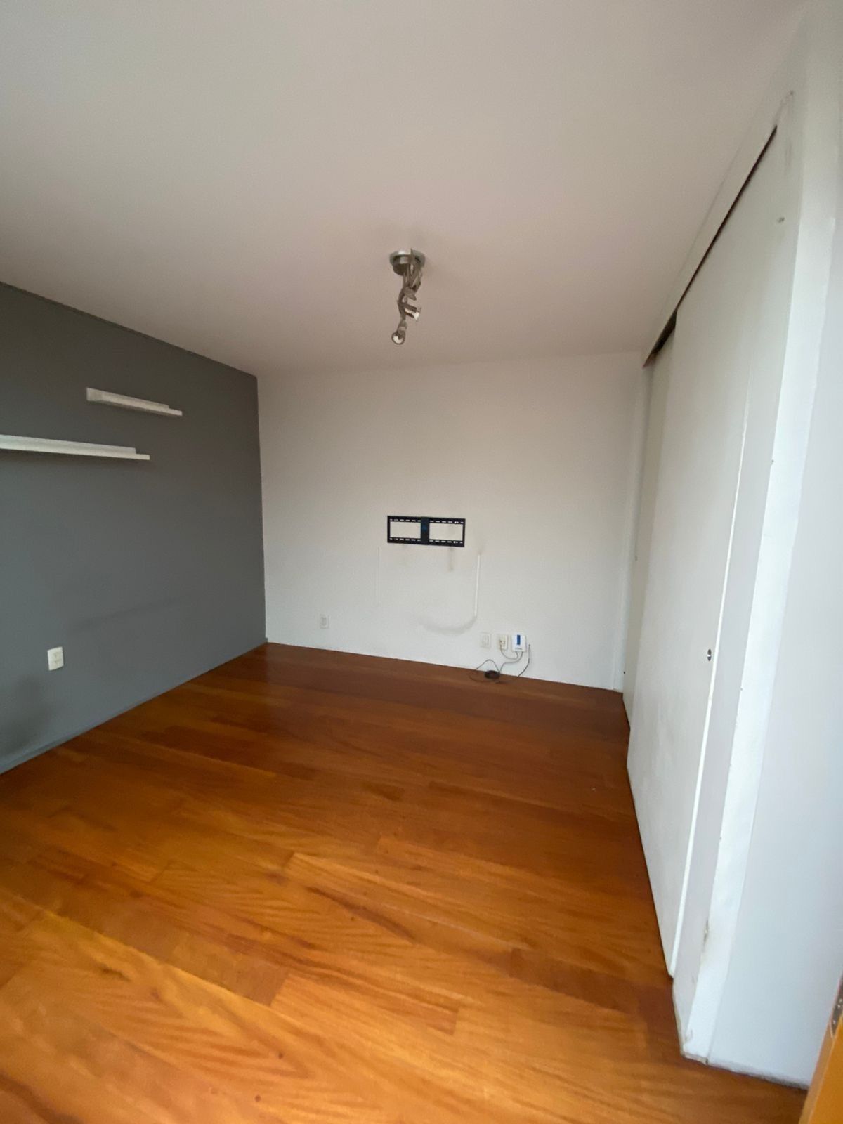 10 of 12: RECAMARA SECUNDARIA