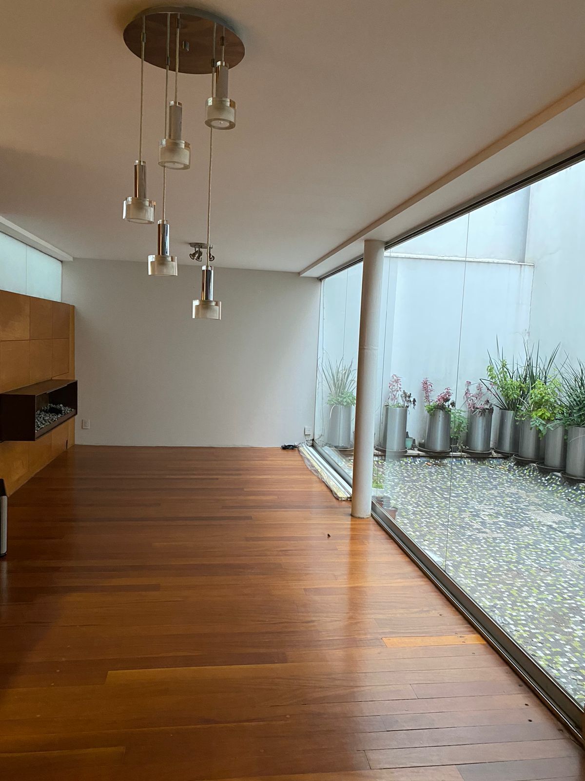 1 of 12: SALA Y COMEDOR CON VISTA A LA TERRAZA