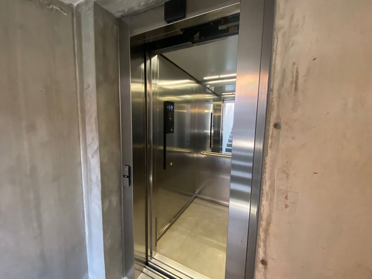 35 de 37: Elevador del estacionamiento