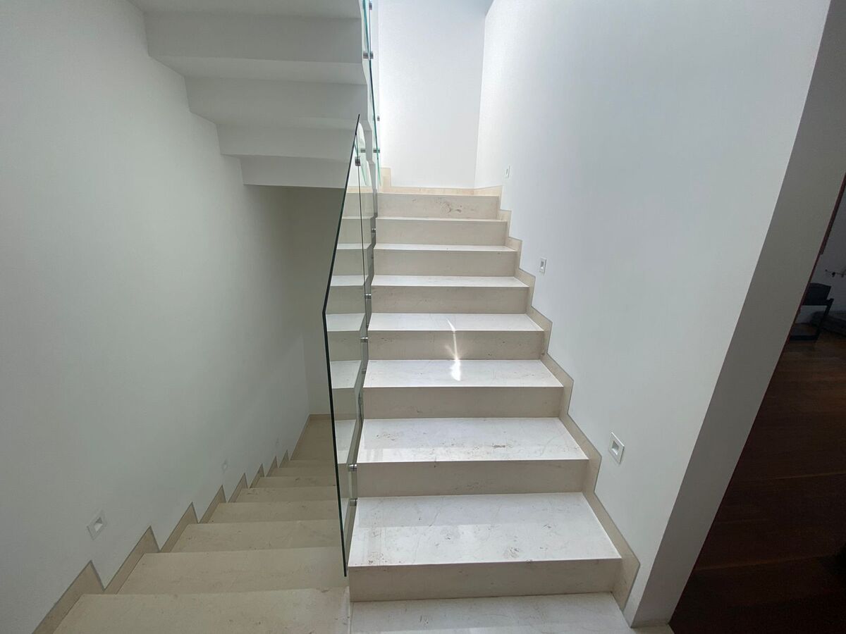 27 de 37: Escaleras a roof garden