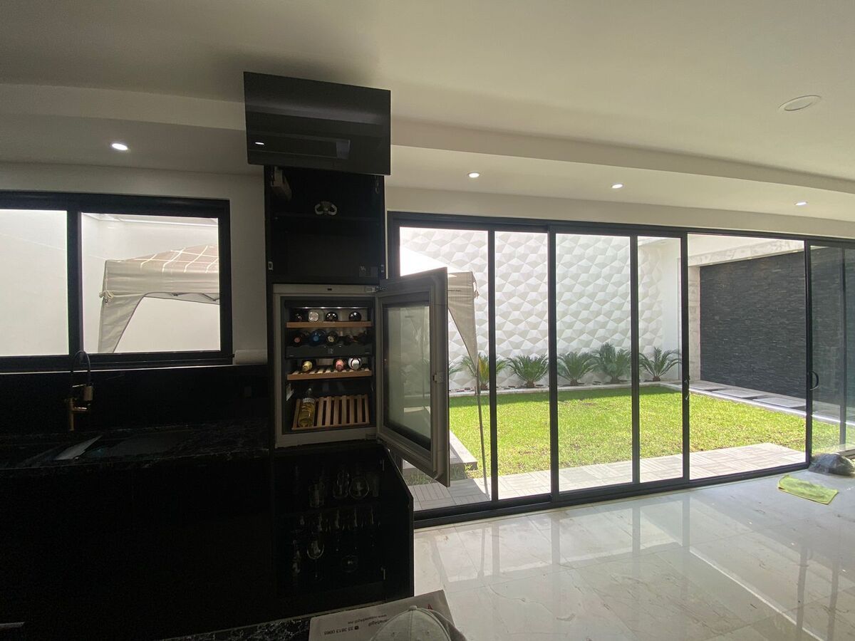 15 de 37: Torre de vinos y copas