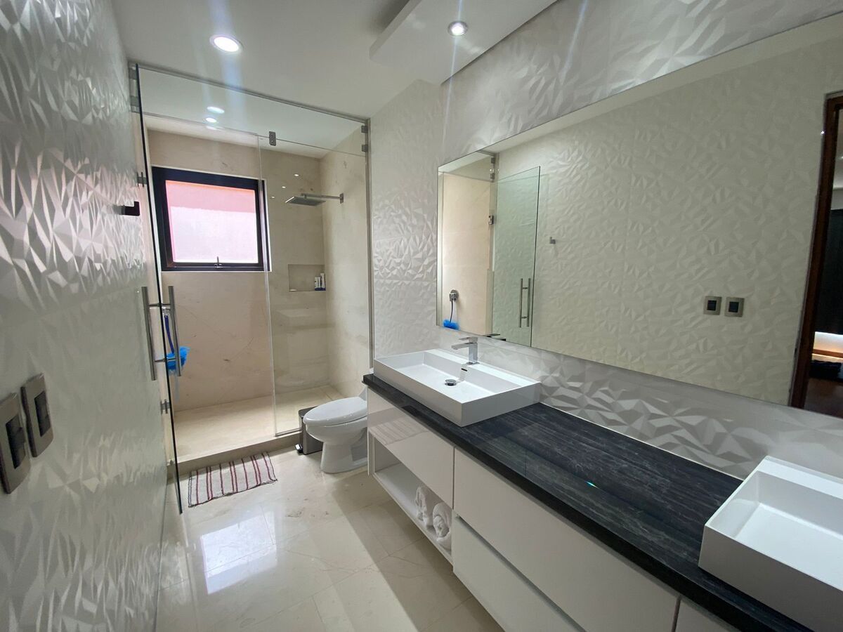 26 de 37: Baño recámara secundaria