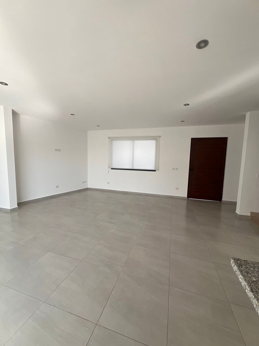 15 de 23: Sala comedor