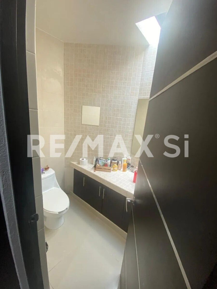9 de 36: BAÑO EN RECAMARA PRINCIPAL