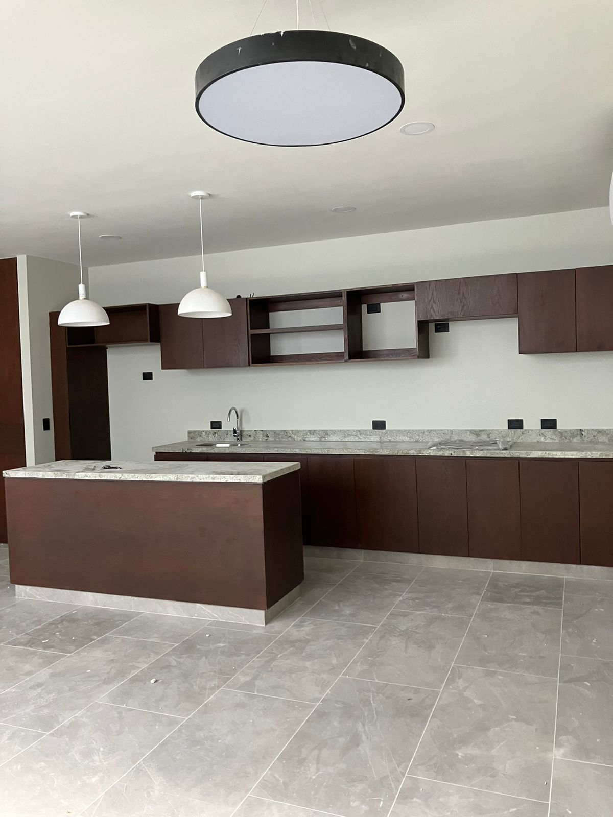 Cocina con carpinteria