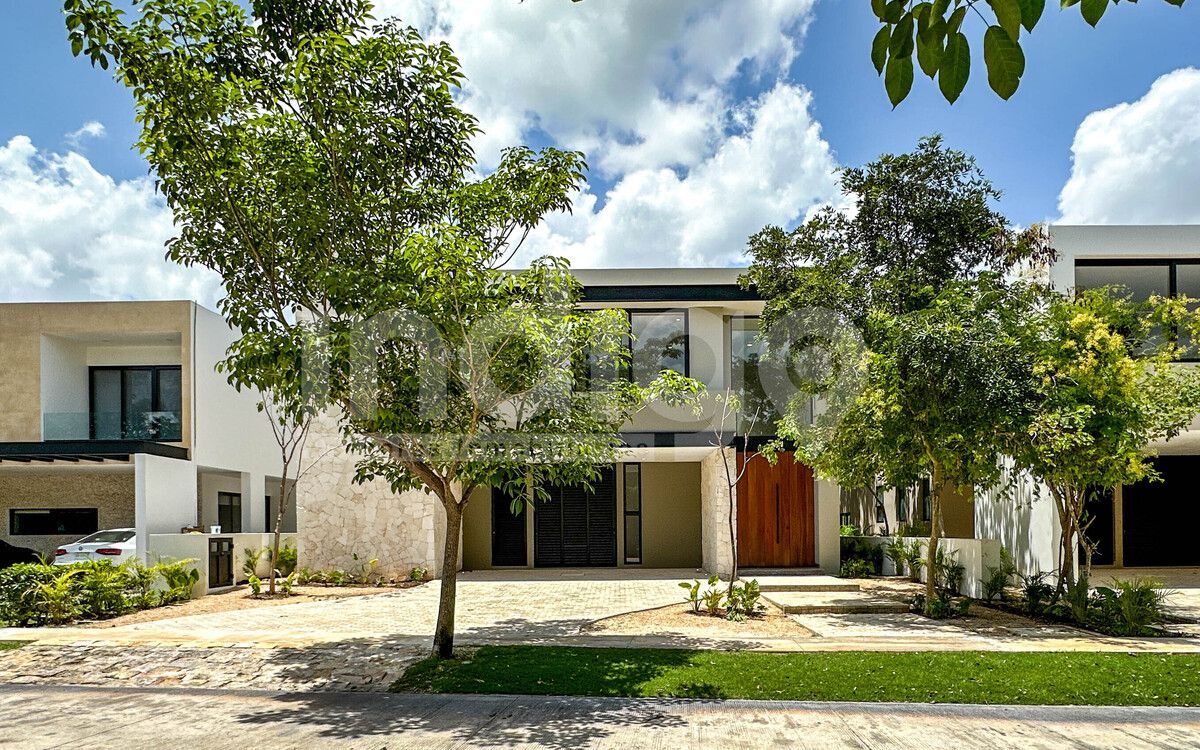 3 de 50: Fachada Frontal