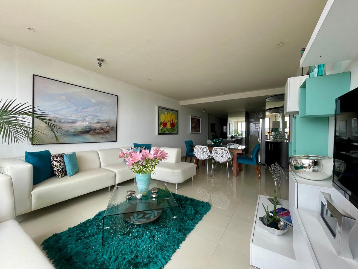 1 of 25: Sala comedor