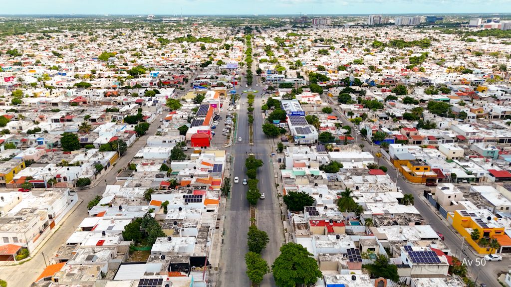 1 de 49: Vista aérea a dos esquinas del Burger King de Fco de Montejo