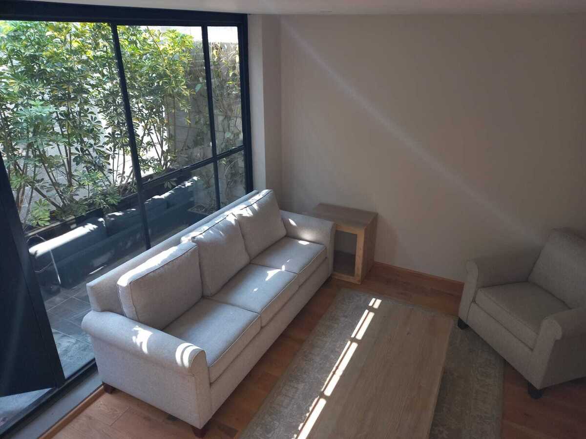 2 de 17: Ventanas amplias para iluminación