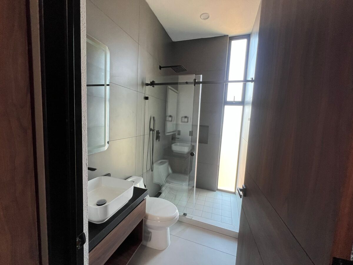 11 de 21: BAÑO RECAMARA SECUNDARIA