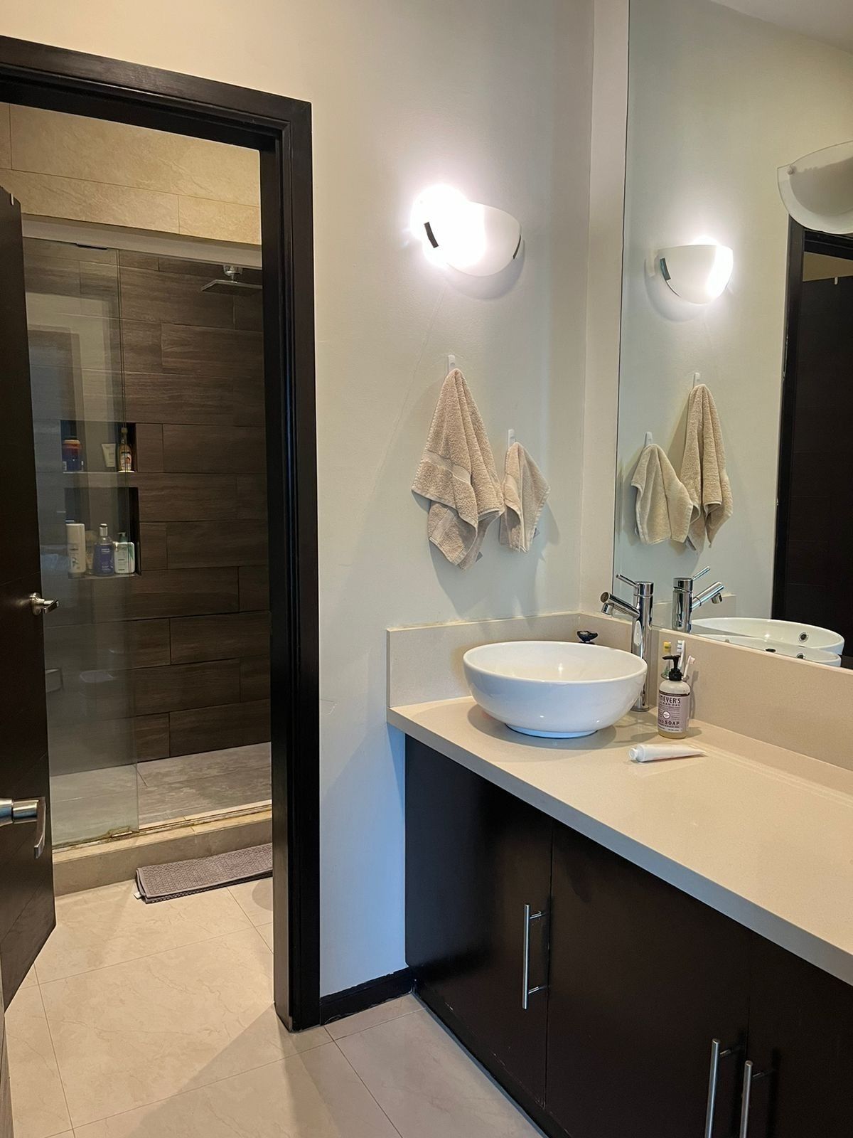 11 of 19: baño recamaras secundaria