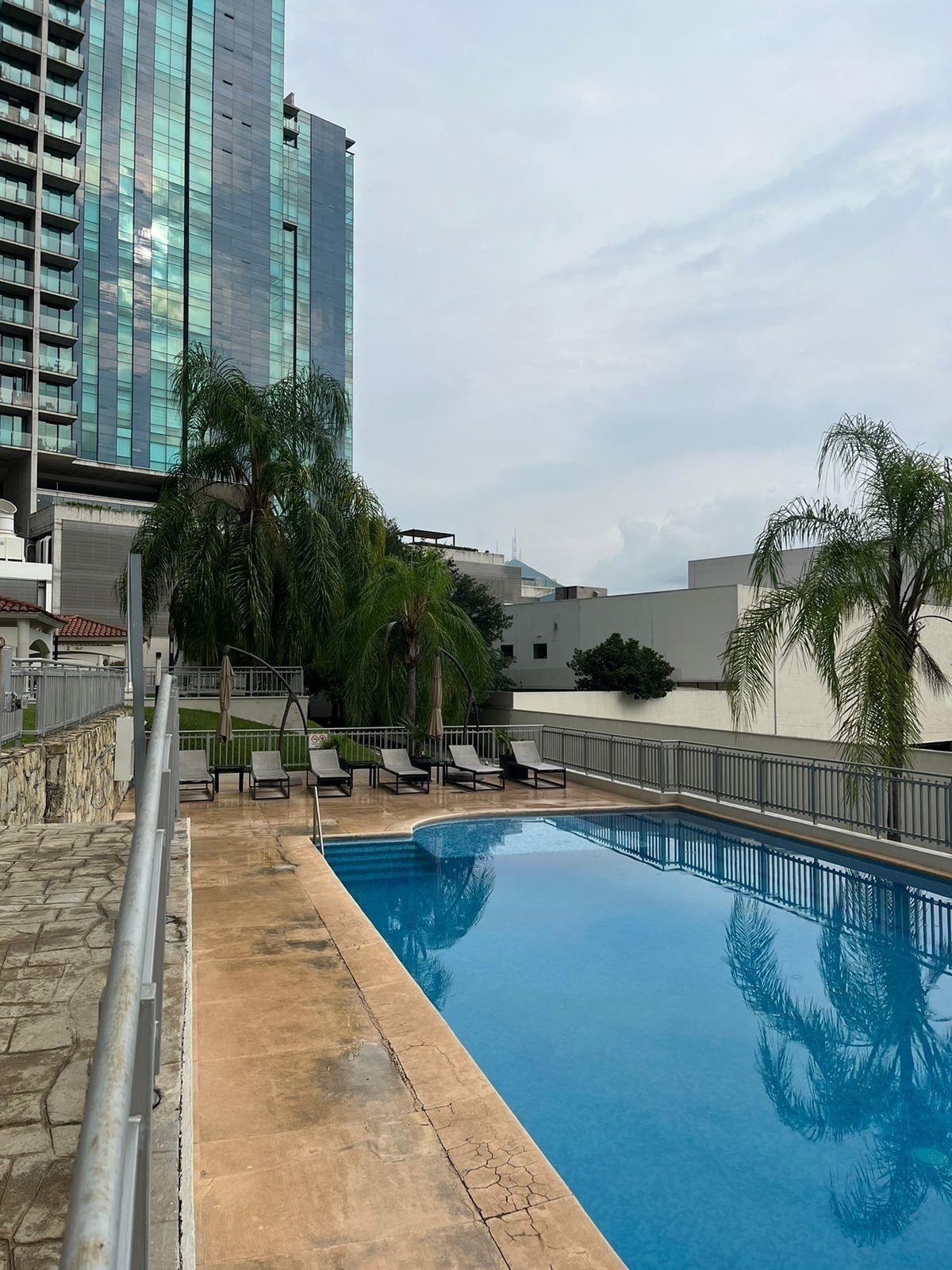 8 of 19: alberca amenidades