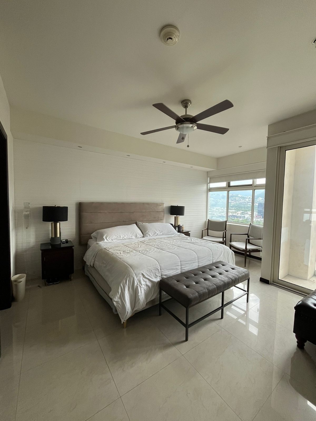 4 of 19: recamara principal