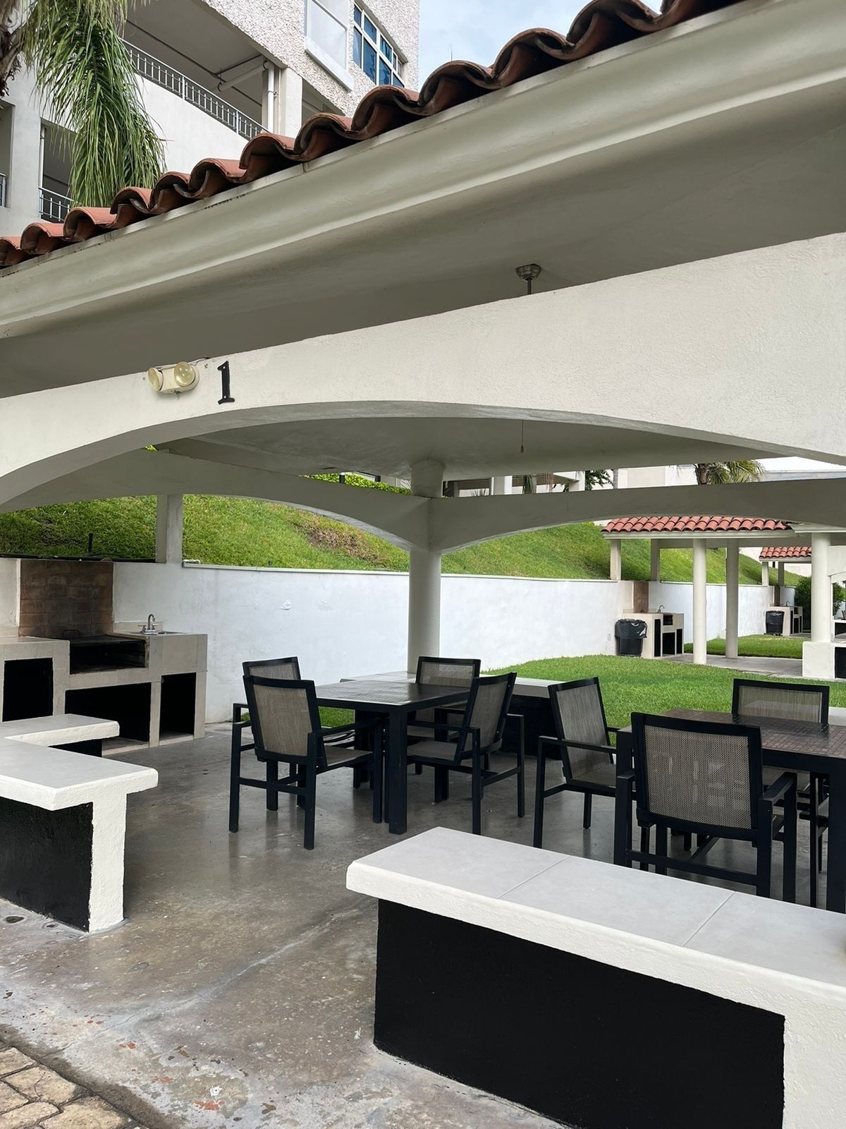 19 of 19: amenidades asadores