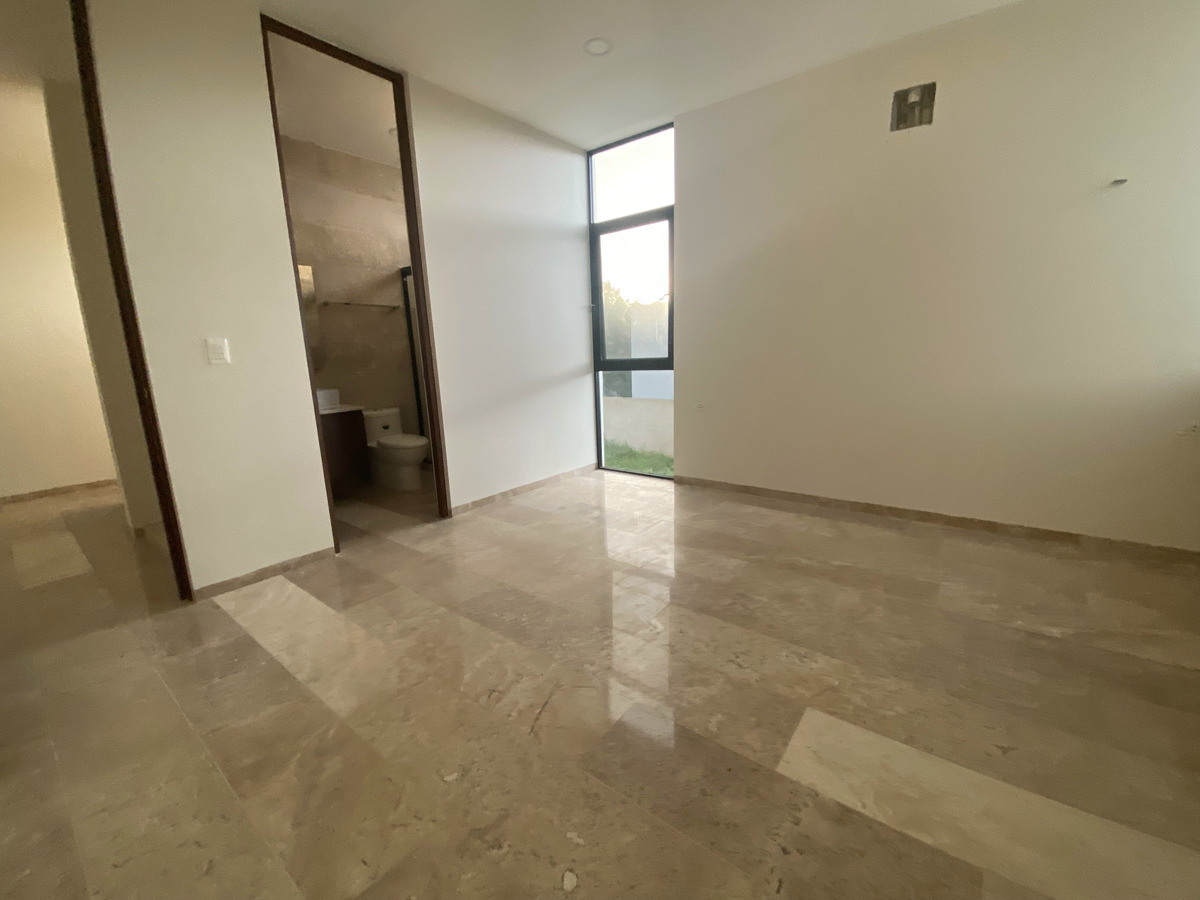 12 de 18: RECÁMARA BAÑO SECUNDARIO