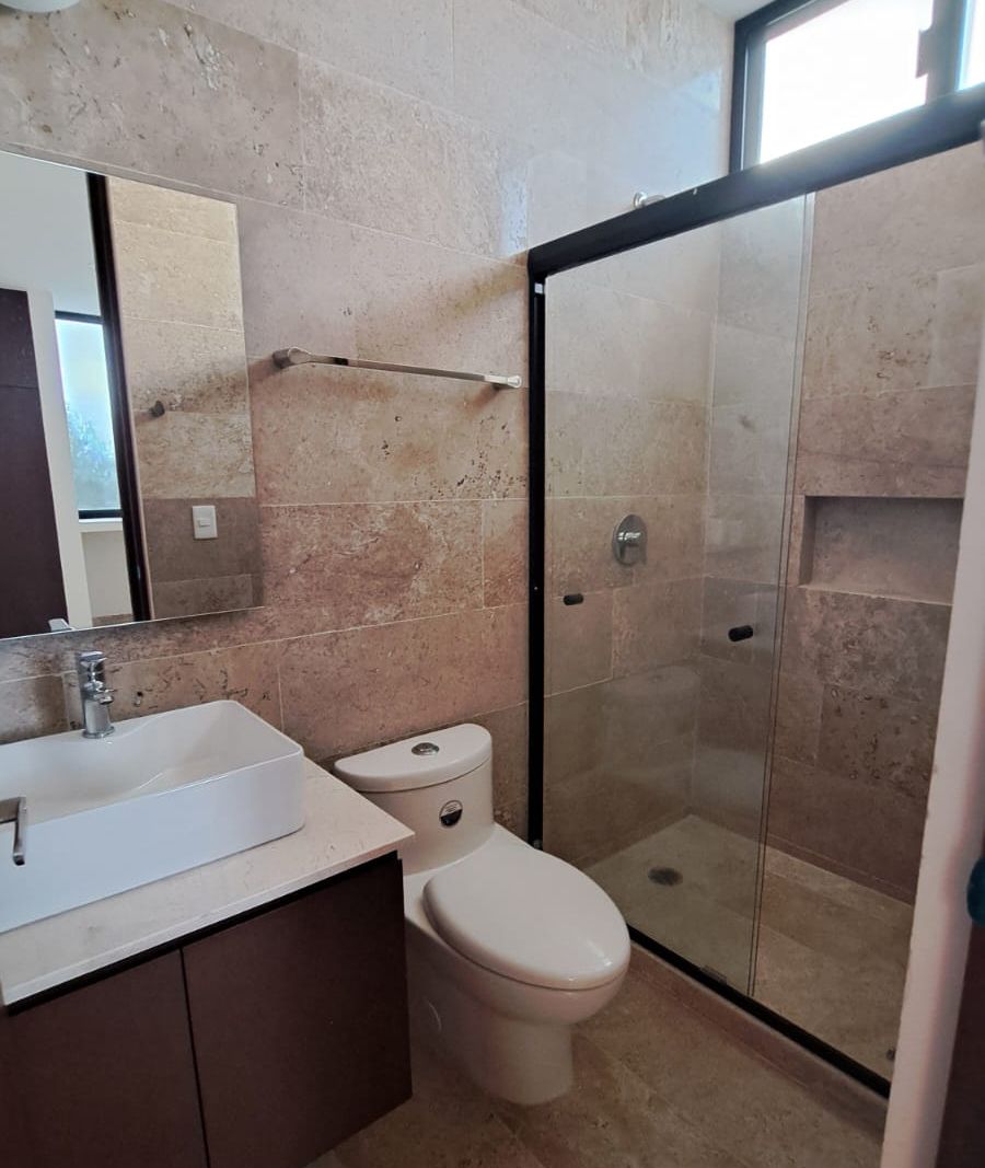 13 de 18: BAÑO