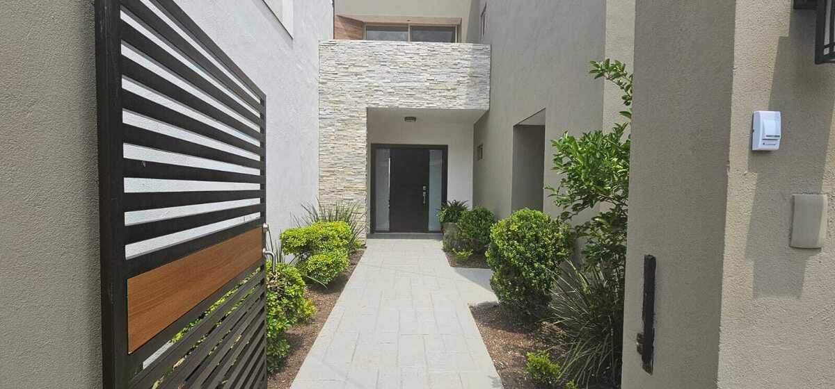 CASA EN RENTA PALO BLANCO SPGG