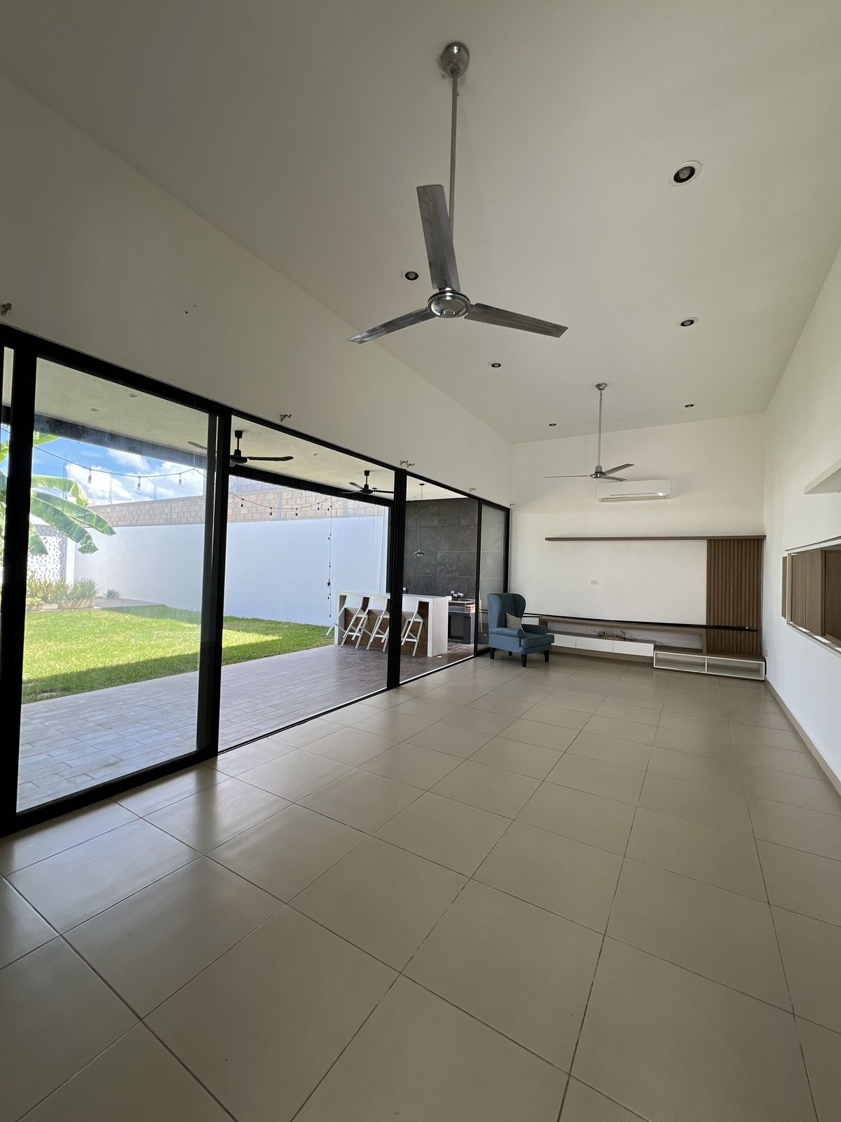 Casa de Um Andar para Alugar com Painéis Solares, foto 1 de 23