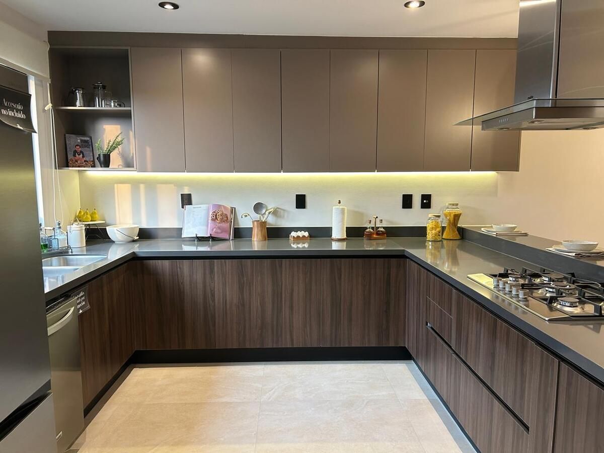 5 of 12: Cocina