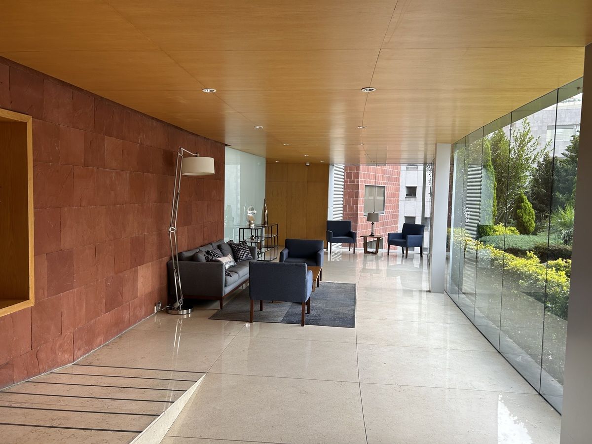 4 de 44: Lobby