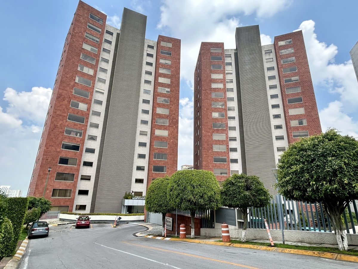 2 de 44: Fachada exterior