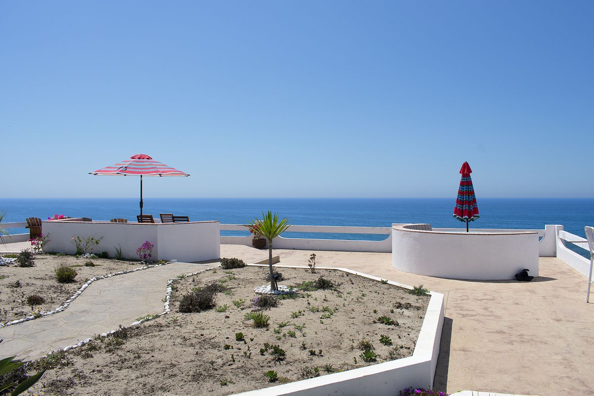 3 de 37: Oceanview lounge area in a peaceful, gated community