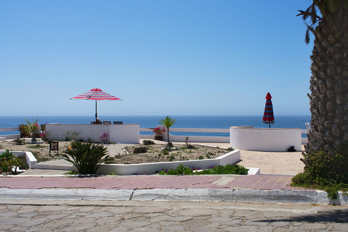4 de 37: Quiet seaside sitting areas inside gated community