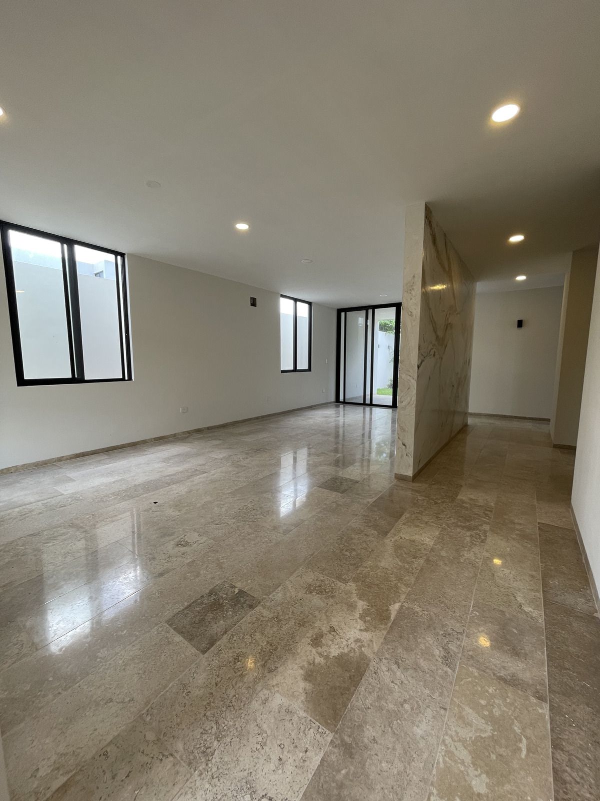 House for sale in a residential private area north of Mérida in Cholul. - foto 4