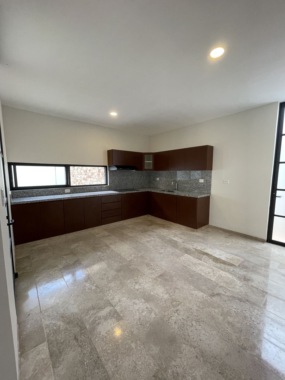 House for sale in a residential private area north of Mérida in Cholul. - foto 5