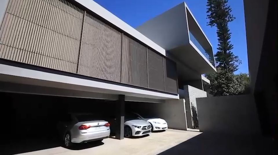 3 de 21: Cochera 8 autos