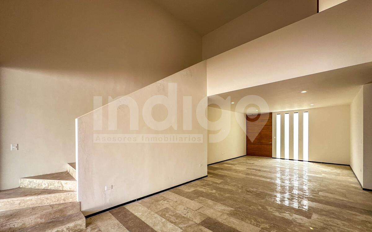 7 de 45: Comedor con Techos a Doble Altura