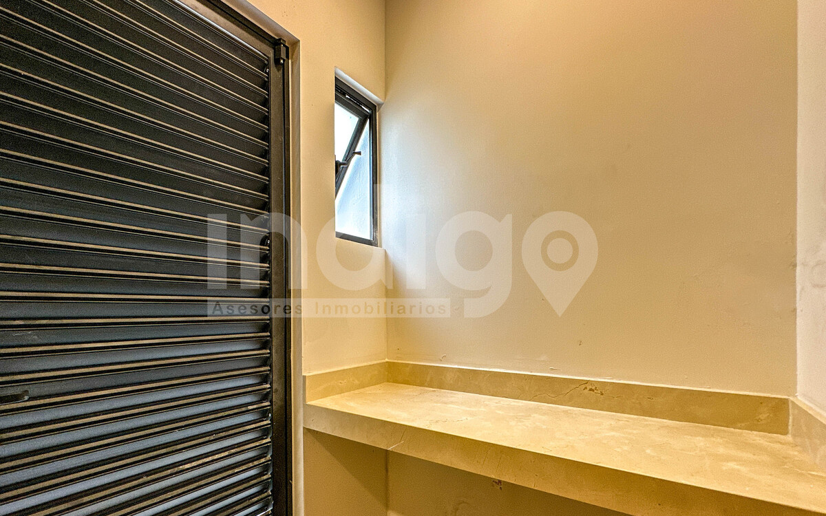 16 de 45: Baño Completo de Visitas