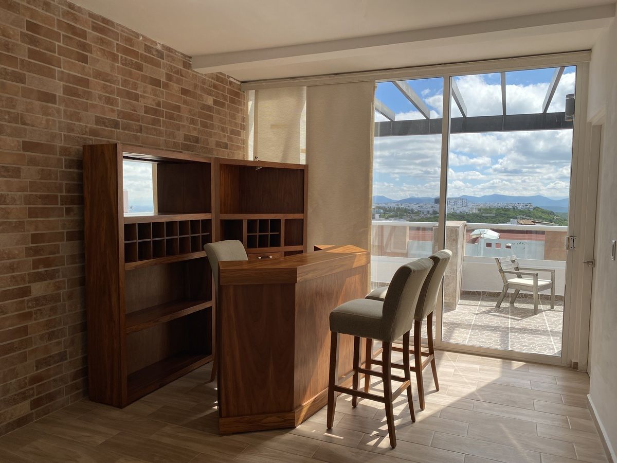 8 of 17: Cantina en Roof Garden