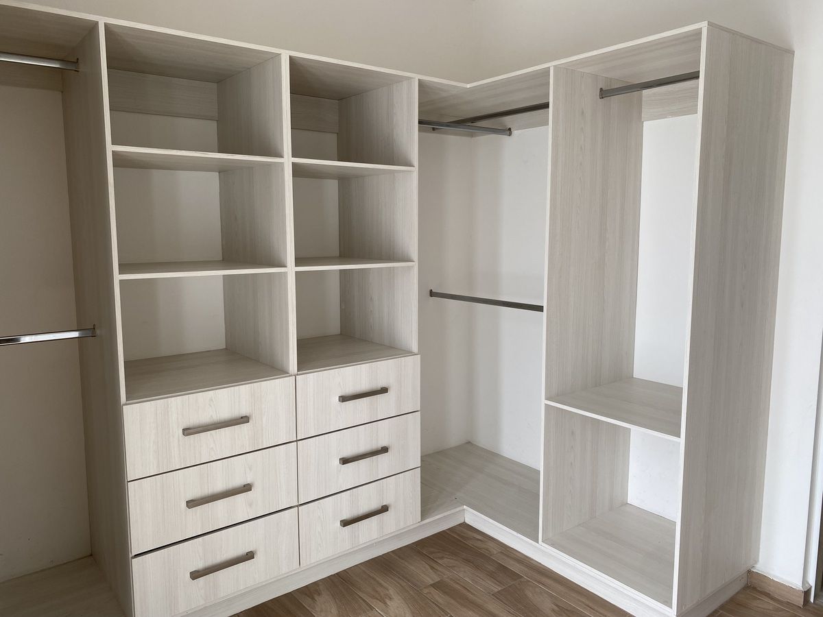 16 of 17: Vestidor Rec ppal