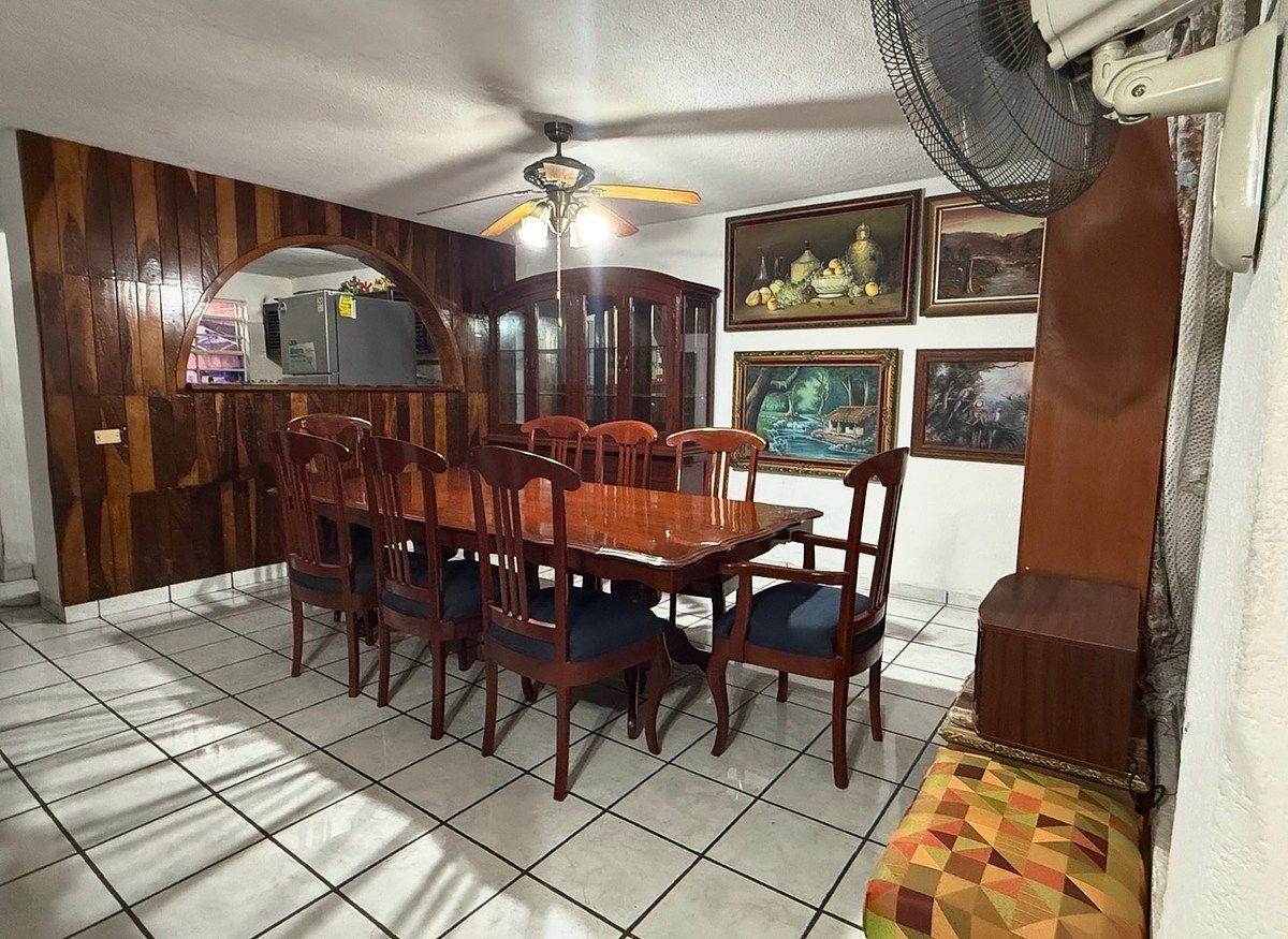 Comedor, photo 3 of 3
