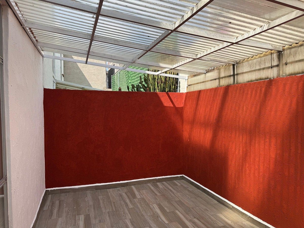 15 de 16: Patio de servicio.