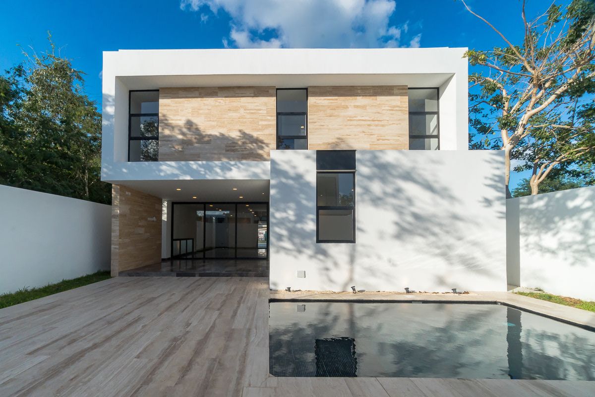 Casa en Venta en Privada Tamara cerca de Madison International School