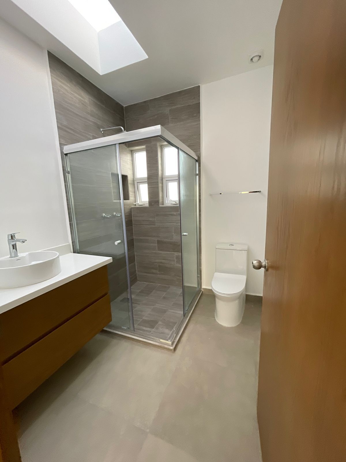 14 de 18: Baño en recamara principal