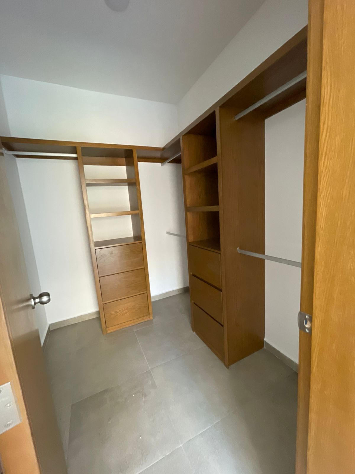 13 de 18: walk in closet recamara principal