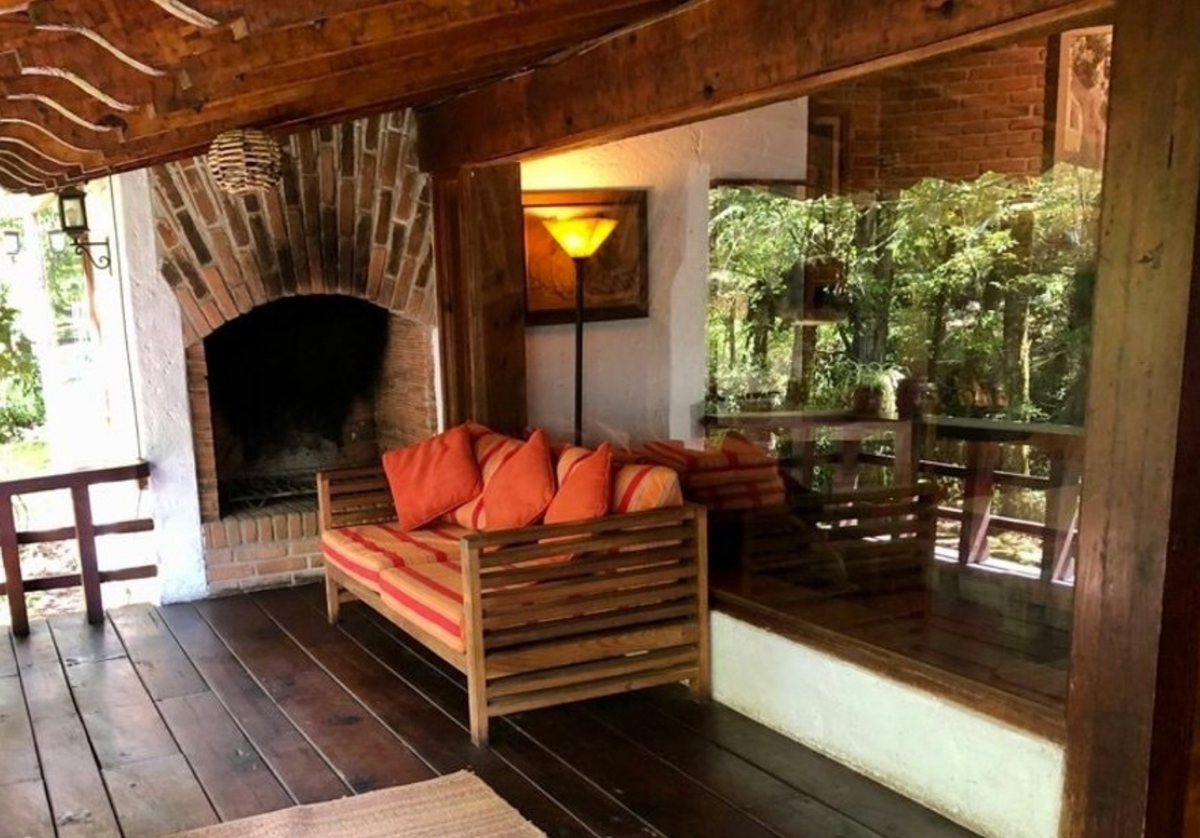 2 de 19: Terraza con chimenea